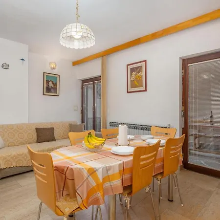 3 Bedroom Stunning Home In Omisalj Vikendica Omisalj