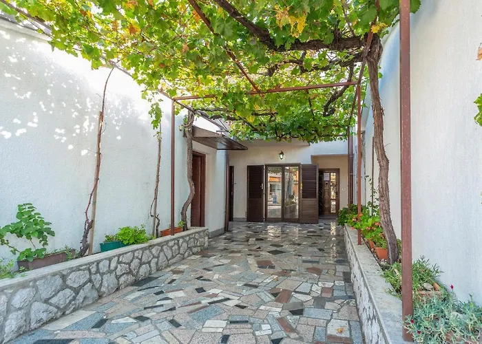 3 Bedroom Stunning In Omišalj