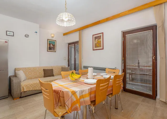 3 Bedroom Stunning Home In Omisalj Vikendica Omisalj