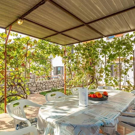 بيت للعطل 3 Bedroom Stunning In Omišalj