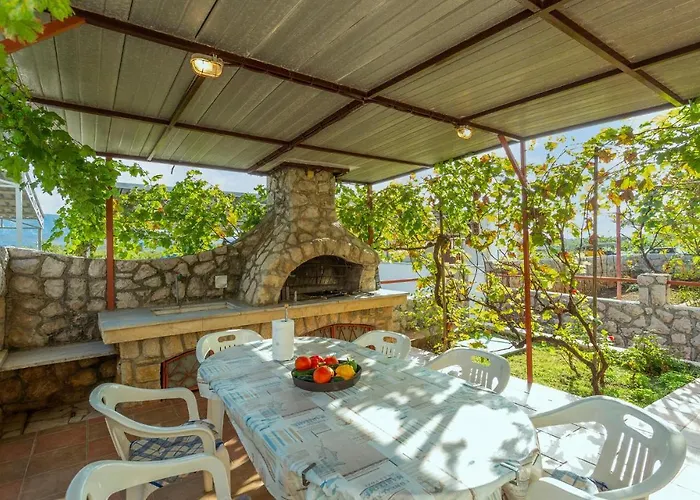 3 Bedroom Stunning In بيت للعطل