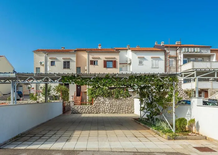 بيت للعطل 3 Bedroom Stunning In *