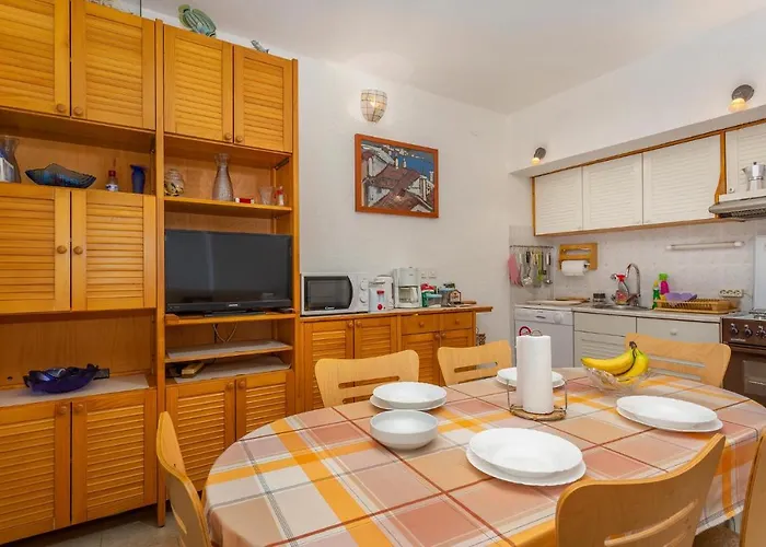 3 Bedroom Stunning In Omišalj