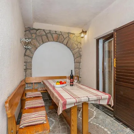 3 Bedroom Gorgeous Home In Omisalj *