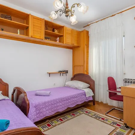 Vikendica 3 Bedroom Gorgeous Home In Omisalj *